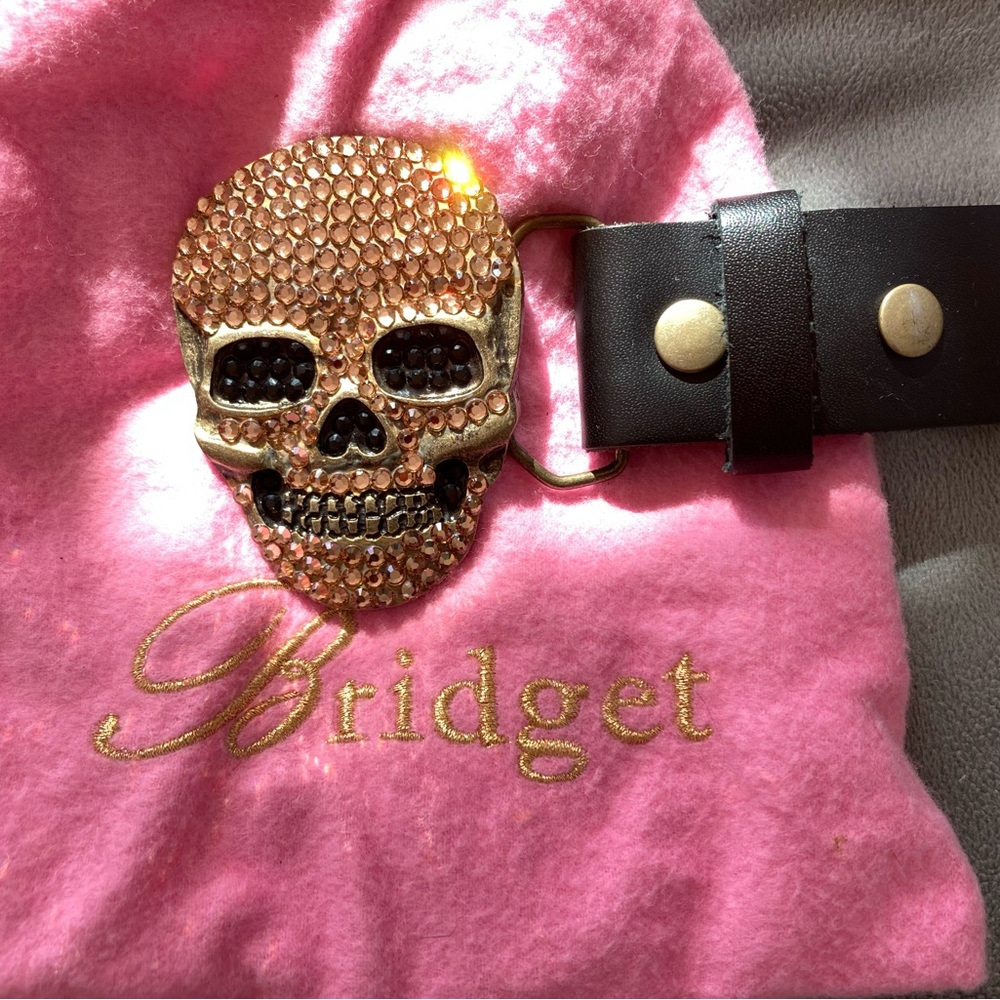 Vintage Bridget Shuster black leather Skull Buckle Belt - Picture 2 of 6